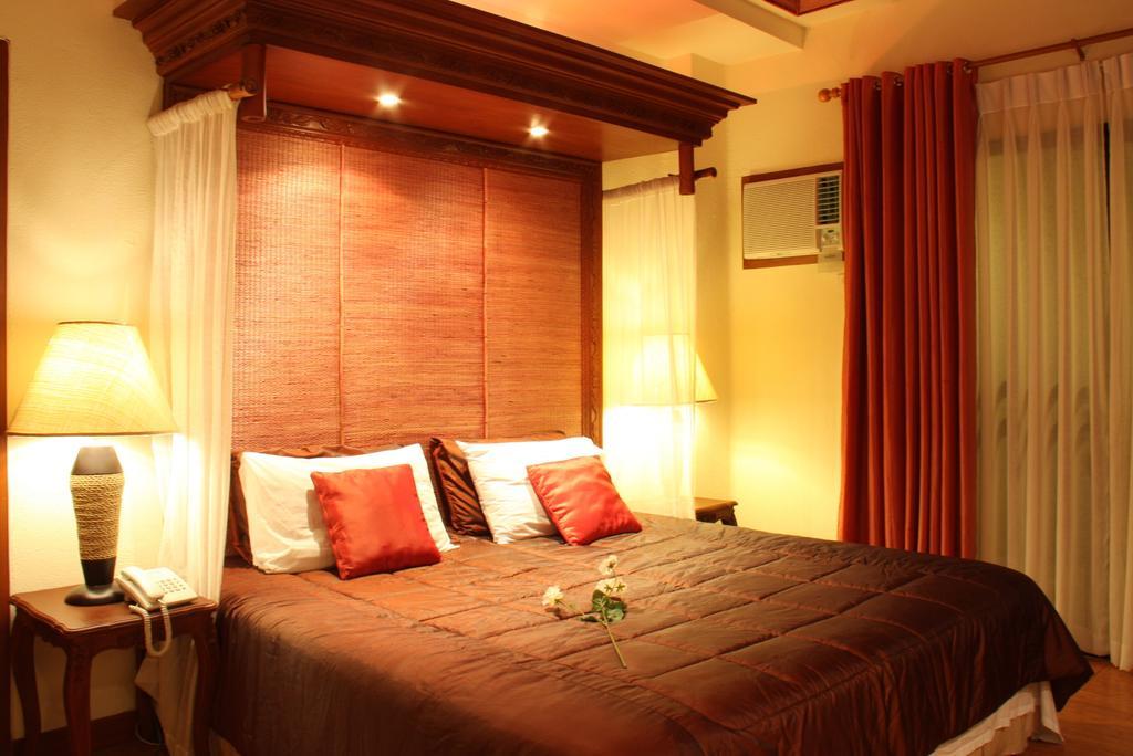 Java Hotel Laoag Buitenkant foto