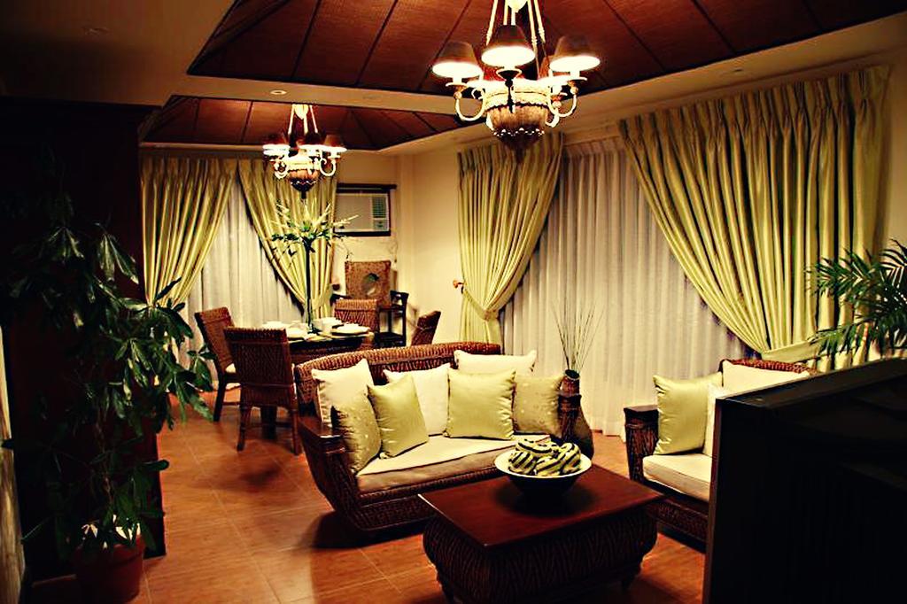 Java Hotel Laoag Buitenkant foto