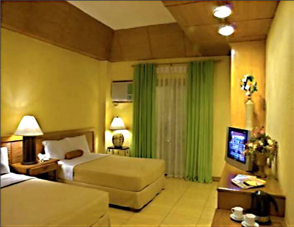 Java Hotel Laoag Buitenkant foto