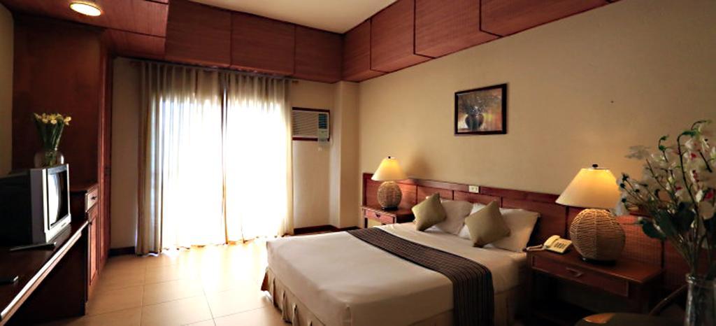 Java Hotel Laoag Buitenkant foto