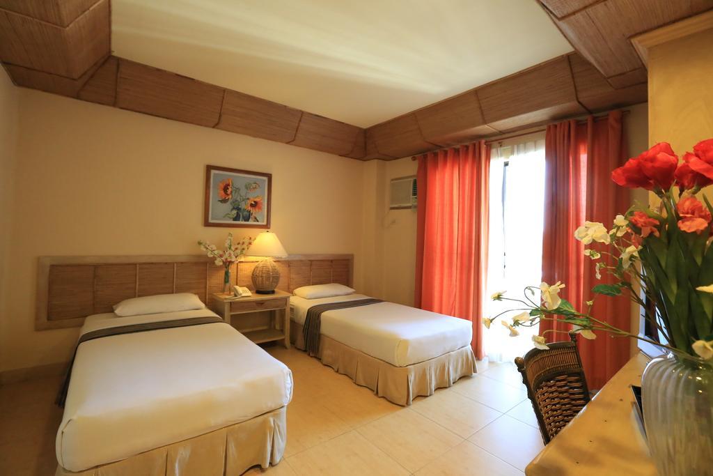 Java Hotel Laoag Buitenkant foto