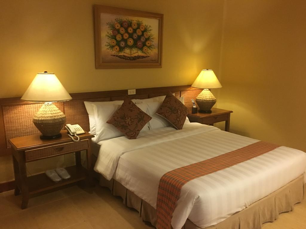 Java Hotel Laoag Buitenkant foto
