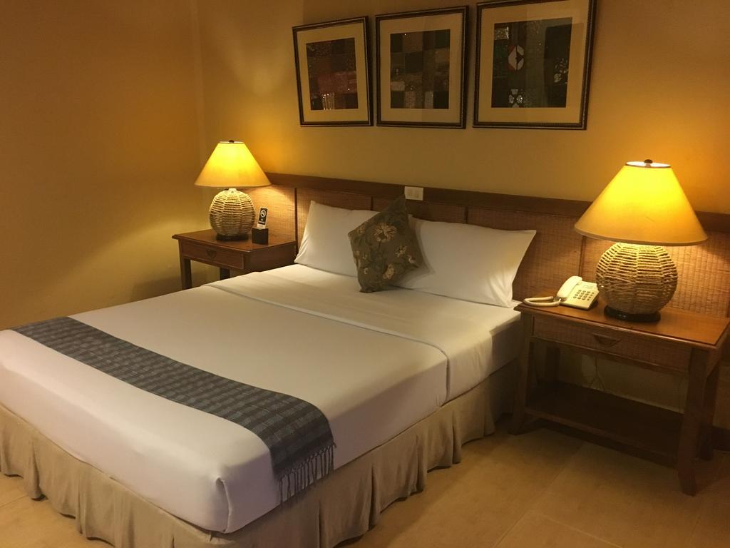 Java Hotel Laoag Buitenkant foto