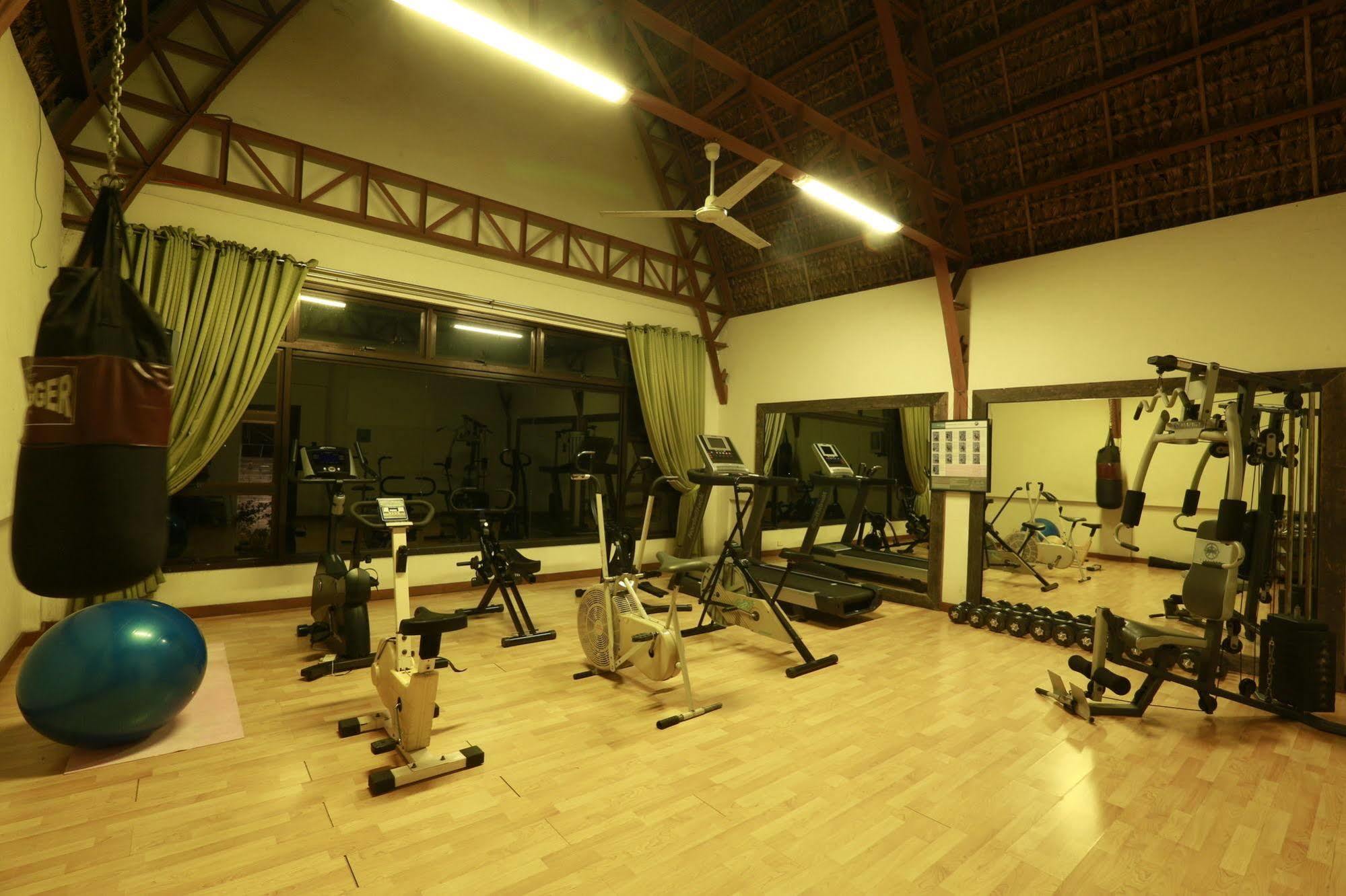 Java Hotel Laoag Buitenkant foto